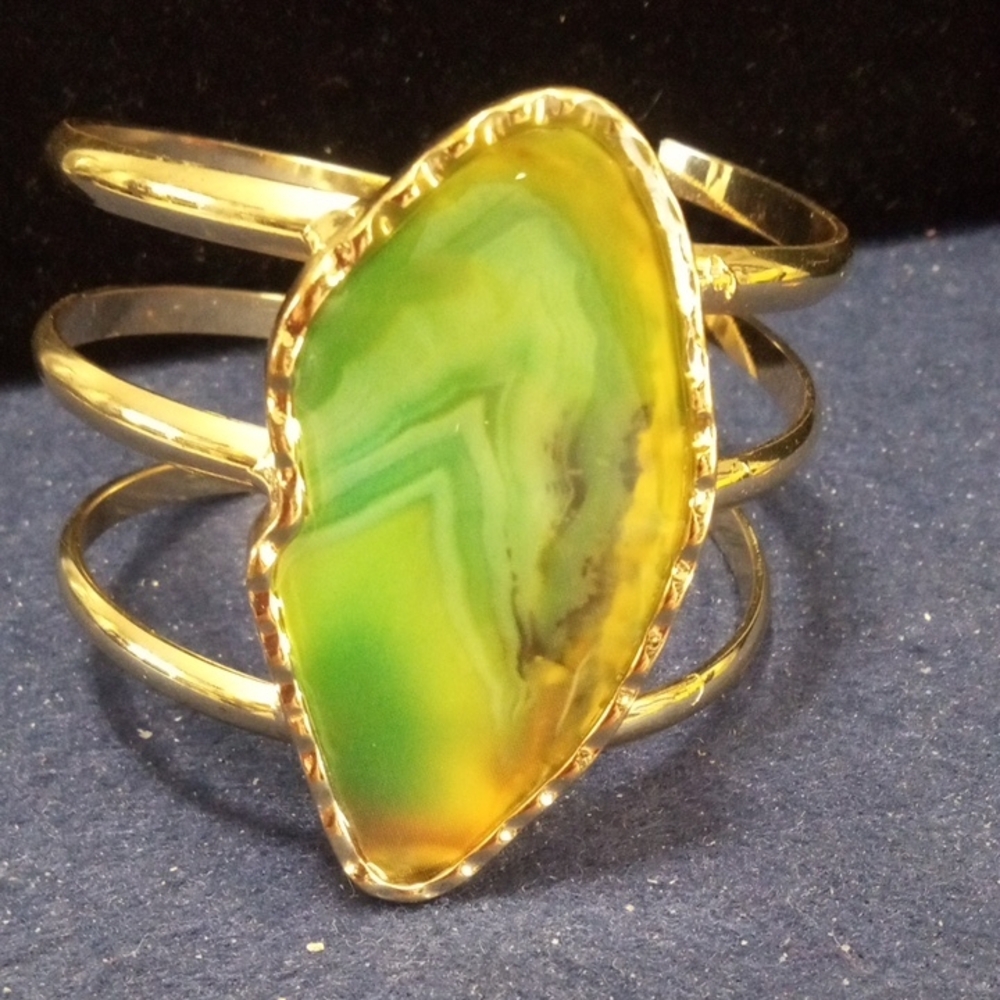 Goldtone and Green Agate Cuff Bracelet. Vintage